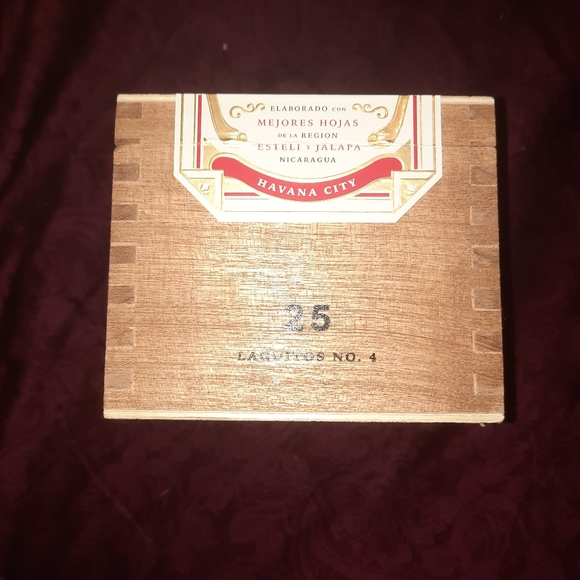 Fine Cigar Wooden "Hot Cakes" box - Picture 8 of 9
